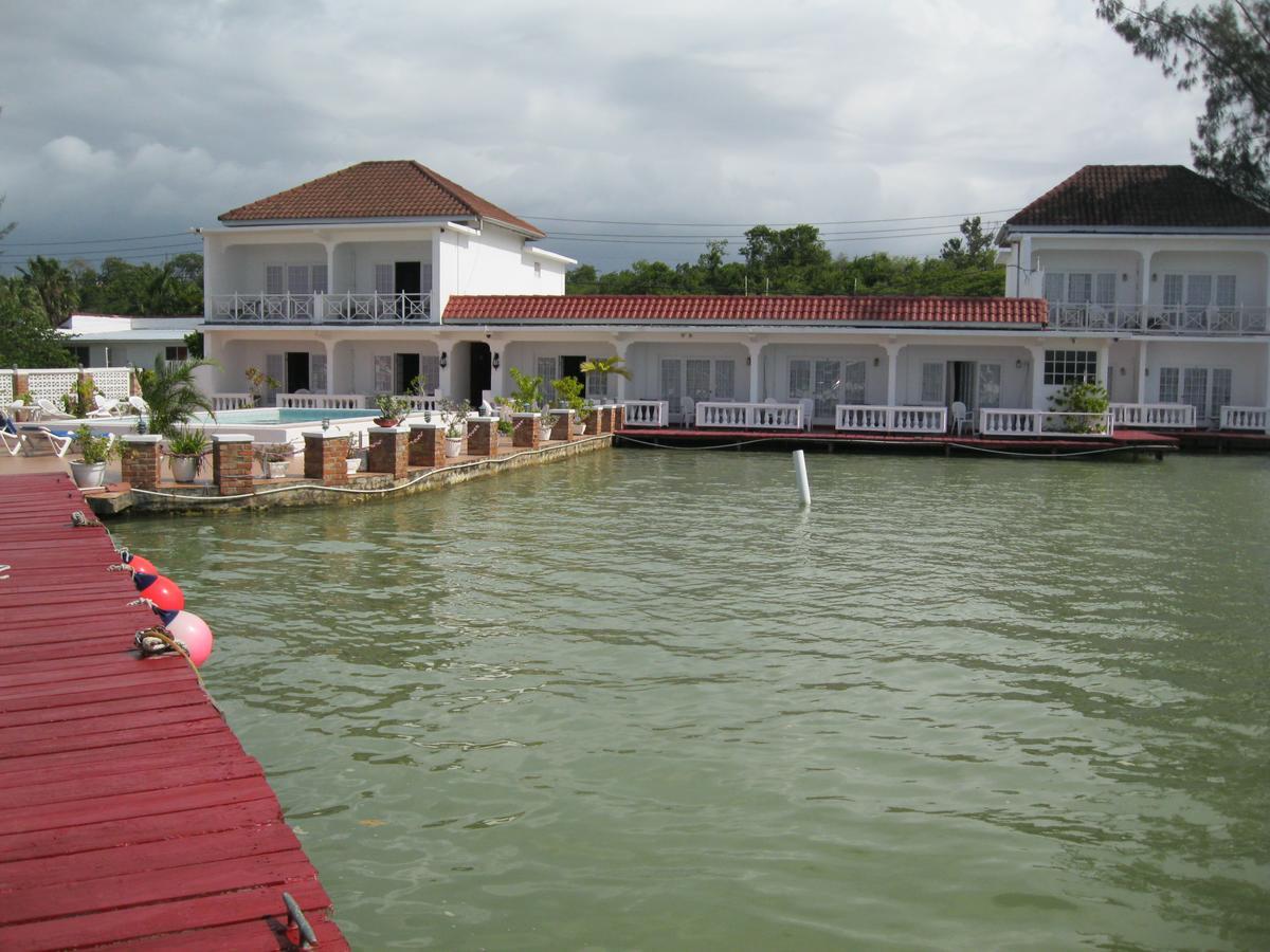 Fisherman'S Inn Hotel Florence Hall Exterior photo